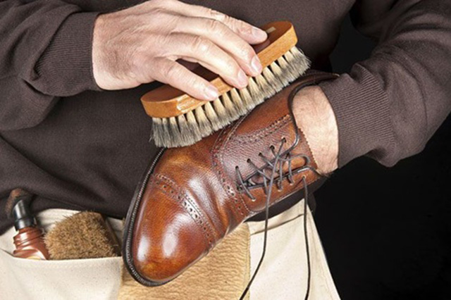 Cách bảo quản giày da thật